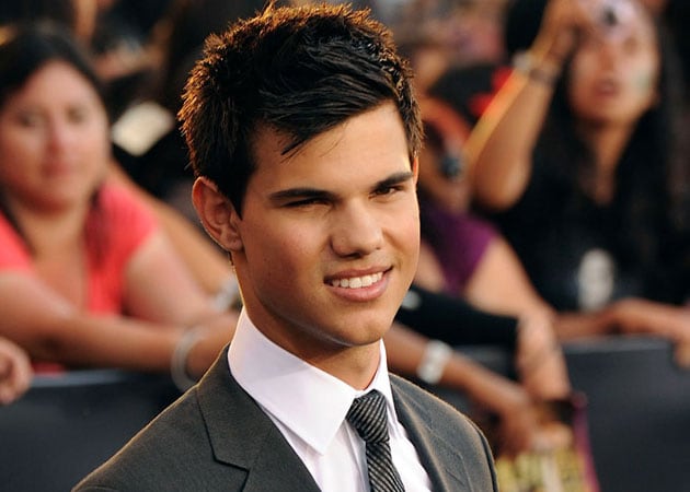 Taylor Lautner Porn bodies compilation