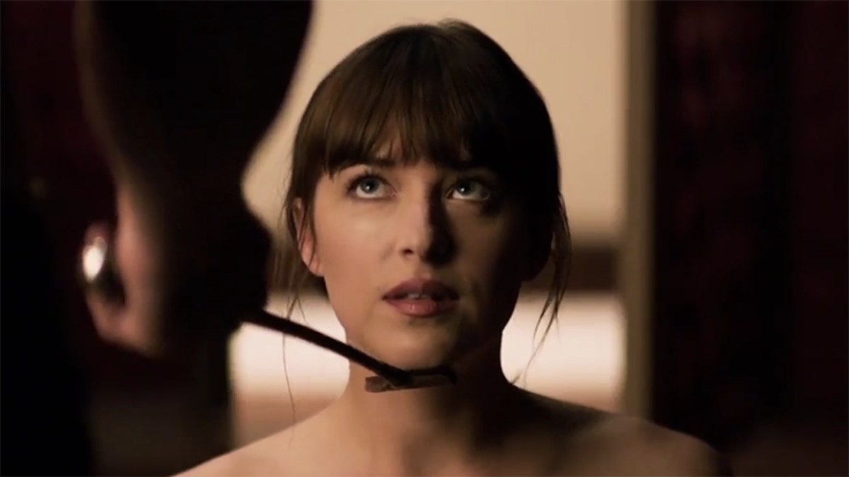 dakota johnson naked scene