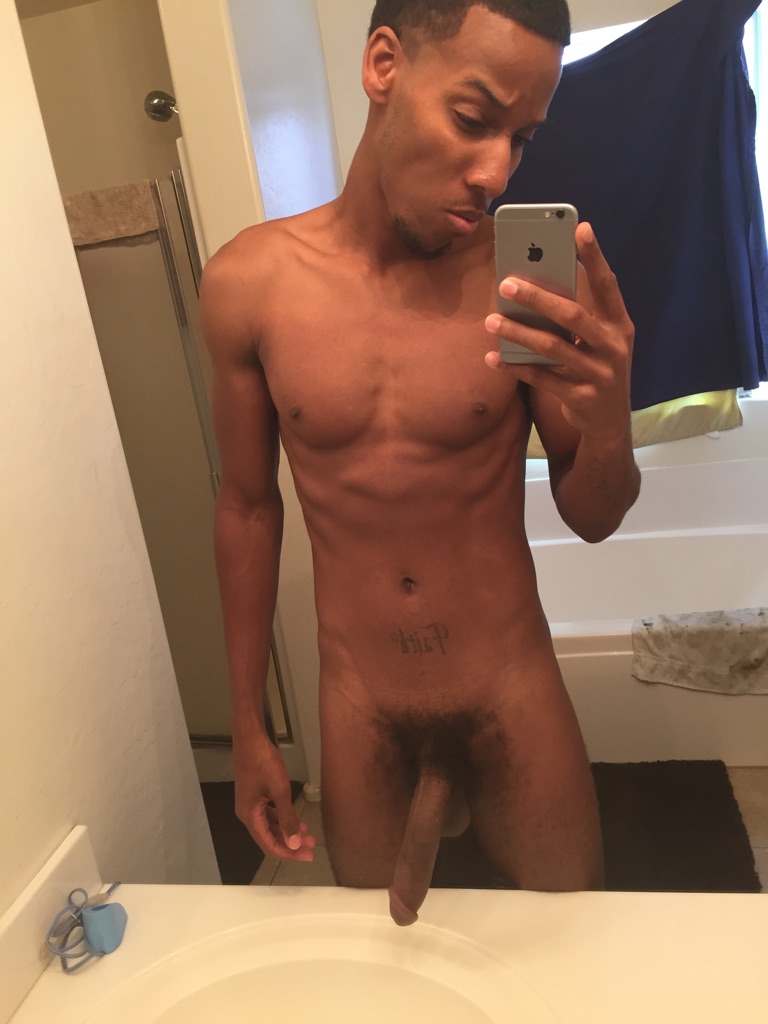 armand li recommends Black Male Nude Selfie