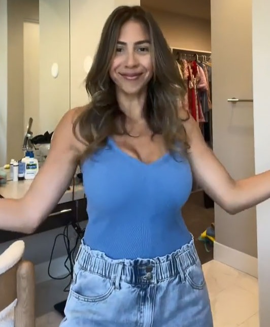 cristina oakley recommends Huge Hispanic Tits