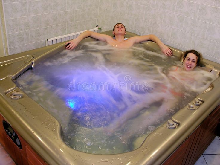 girlfriend in hot tub