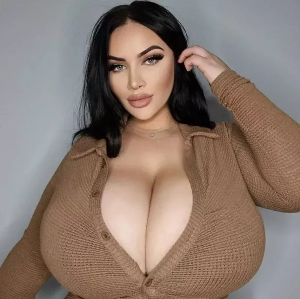 andy j ortiz share women with huge juggs photos