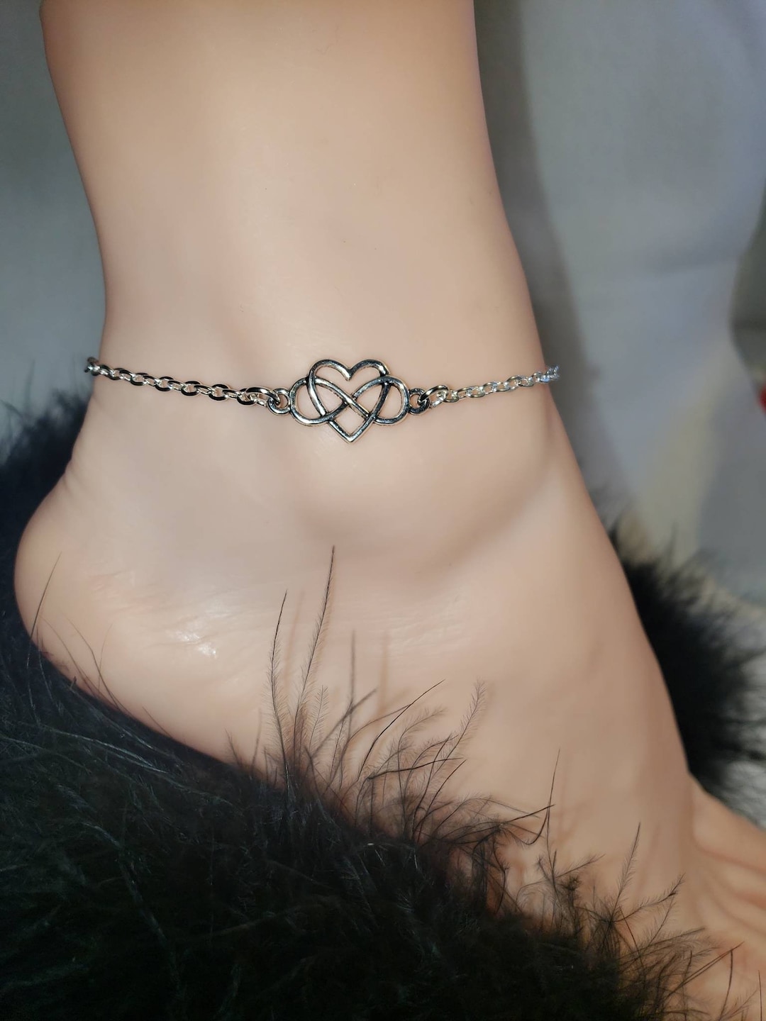 becky schwartz share hot wife ankle bracelet charms meaning photos