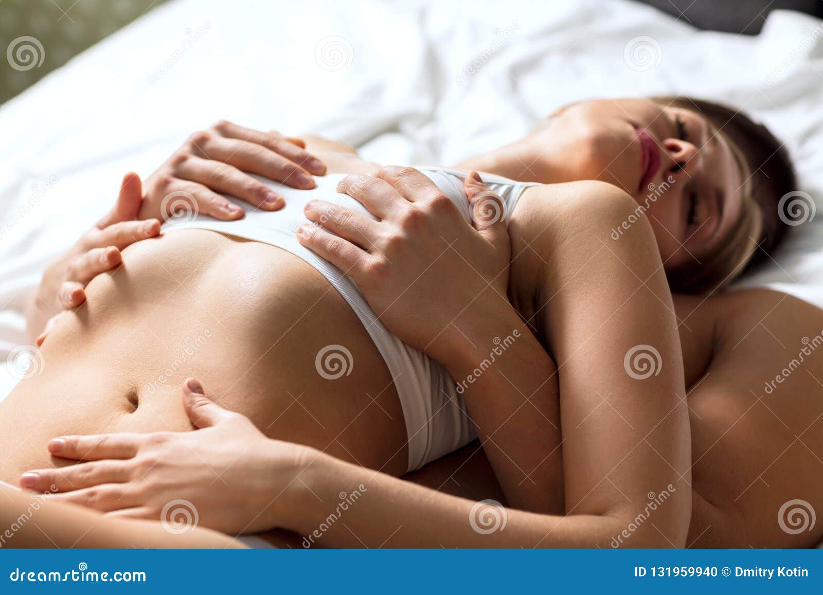 disha chitroda recommends Passionate Couple In Bed