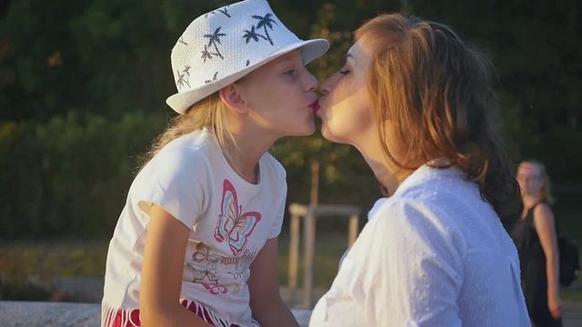 amanda l cook recommends mother daughter kissing videos pic