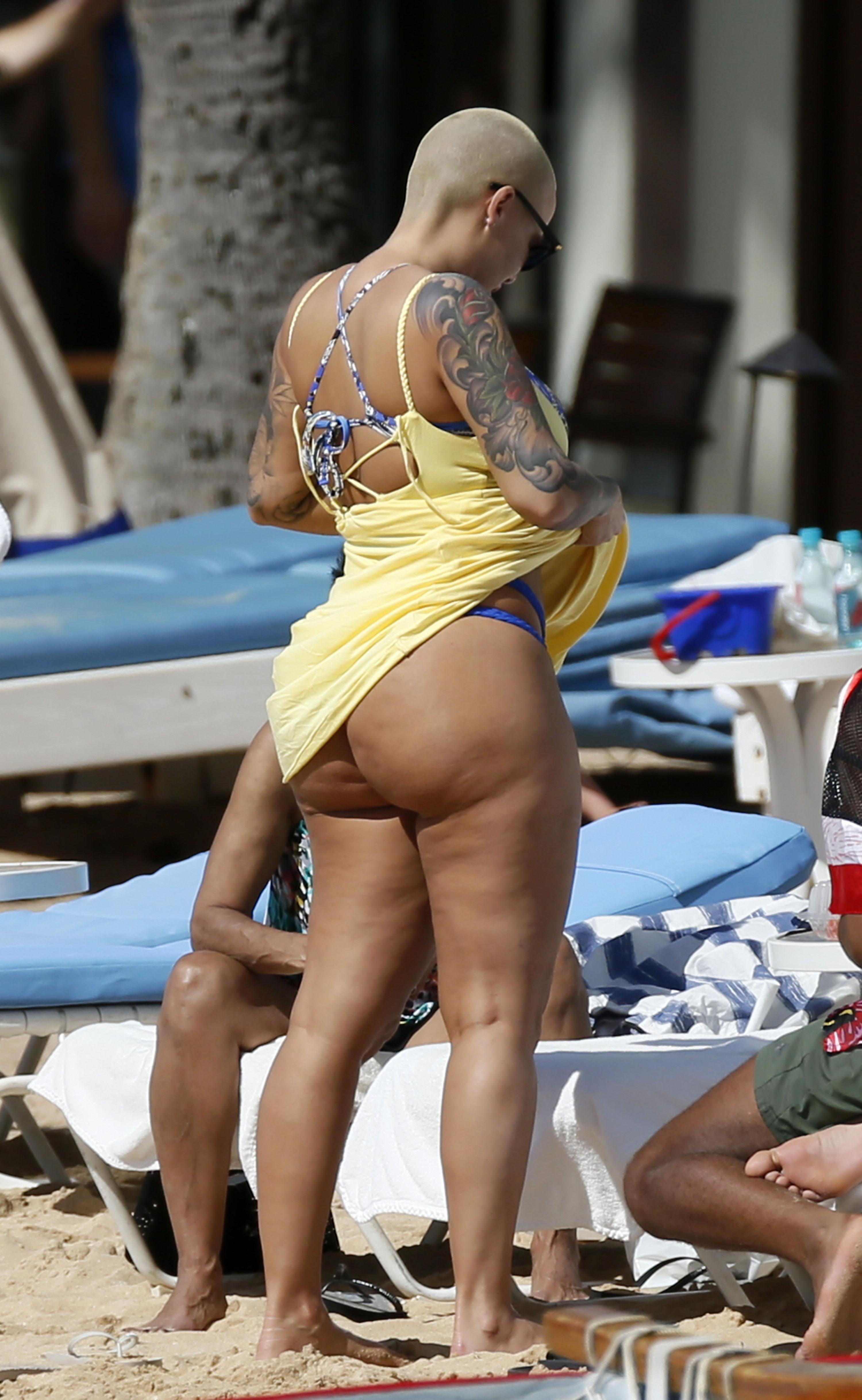 amanda wieczorek recommends amber rose in a thong pic