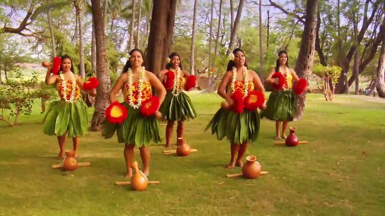 video of hula dancers
