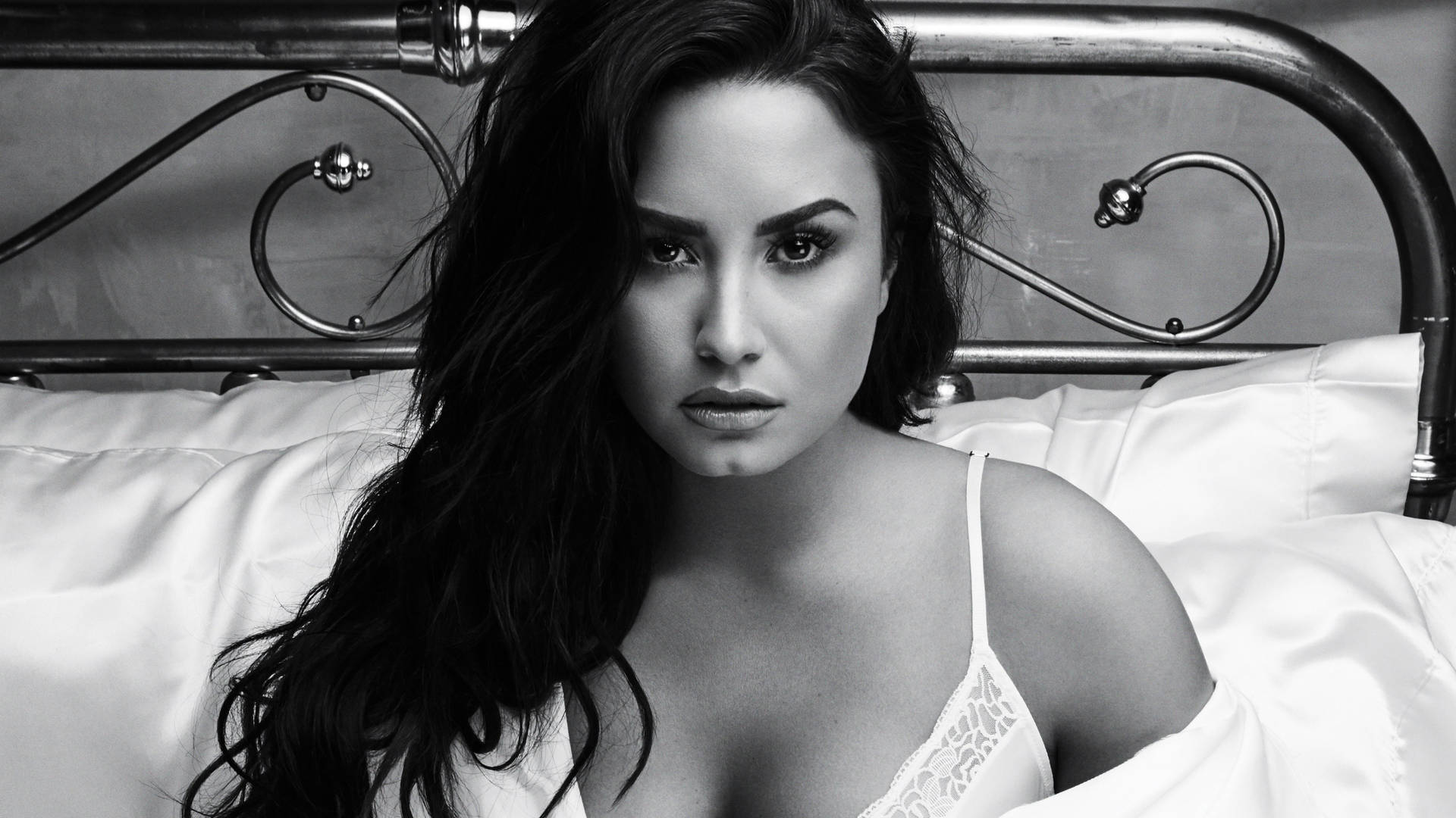 christina herrera recommends Demi Lovato Sexy Wallpaper