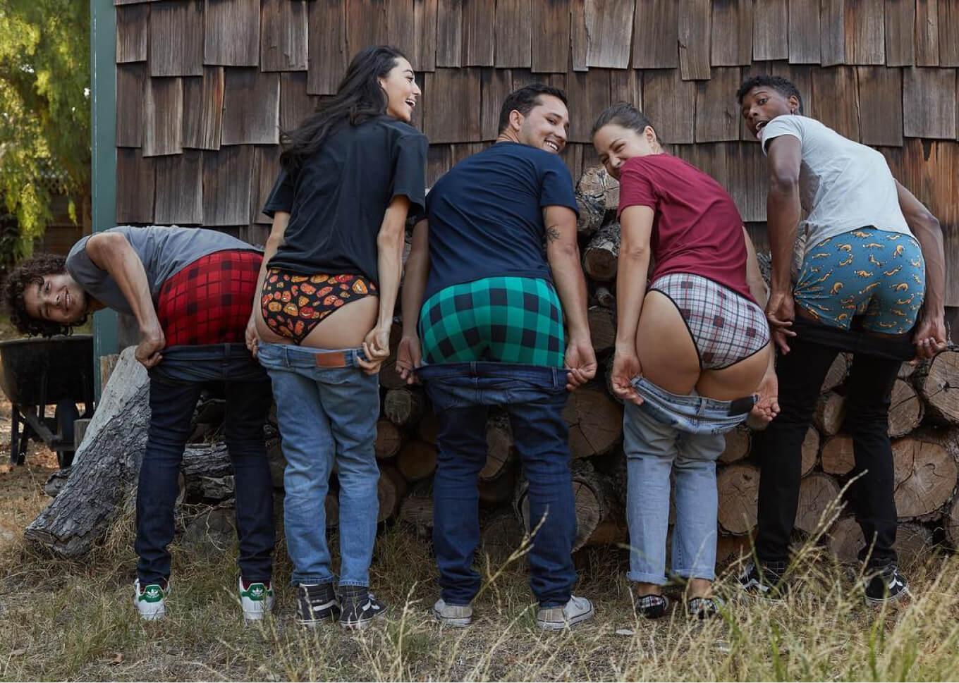 Best of Groups of girls mooning