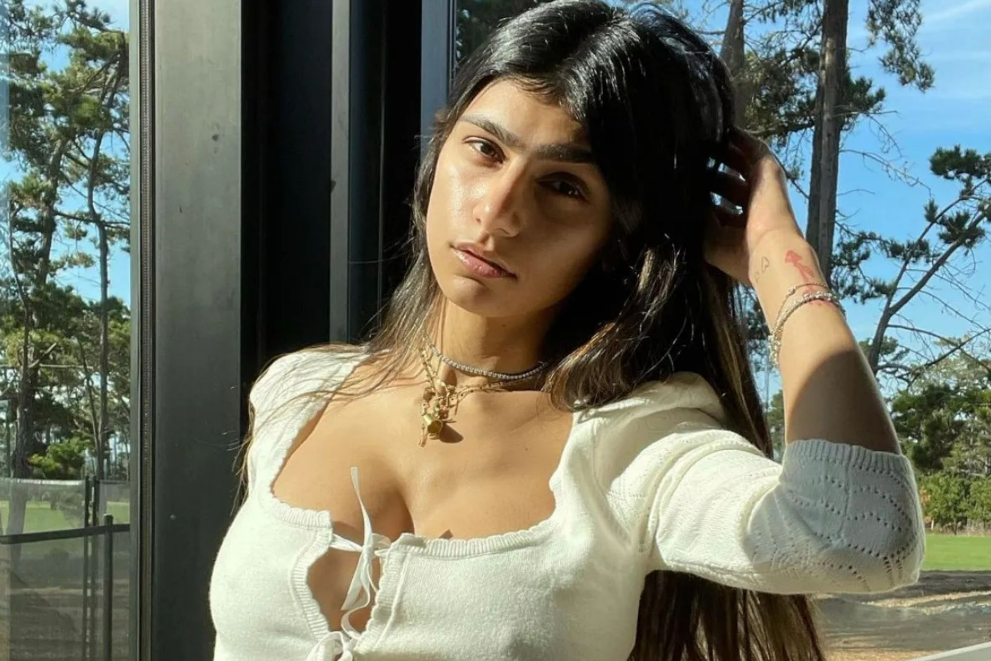 andy yaggie recommends mia khalifa song drake pic