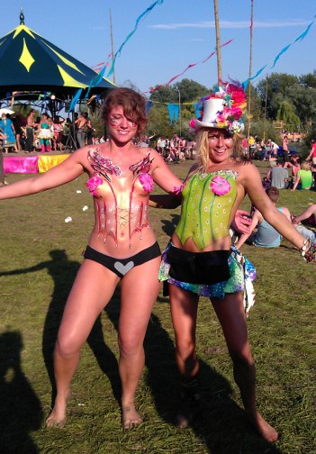 denise arthurs recommends Bonnaroo Body Paint