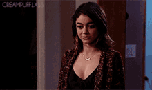 amy nauenburg recommends Sarah Hyland Sexy Gif