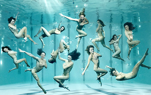 naked girls swimming underwater