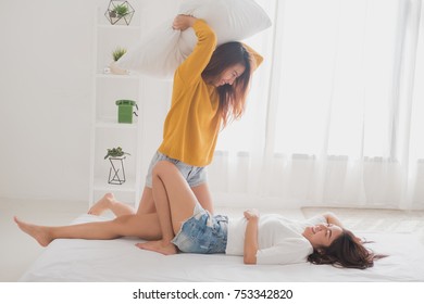 abhishek kapadia add lesbian massage room photo
