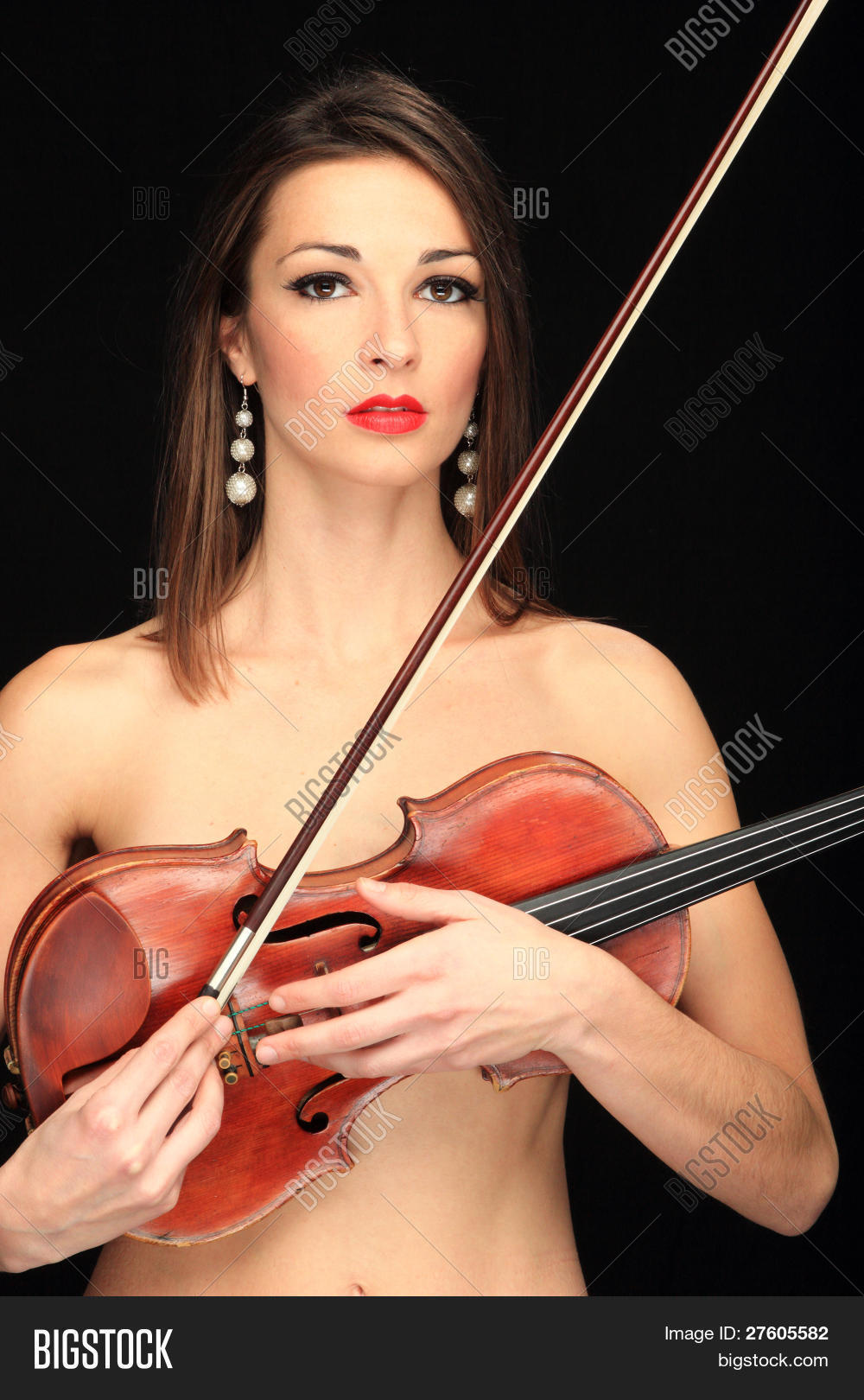 nude woman playing the violin