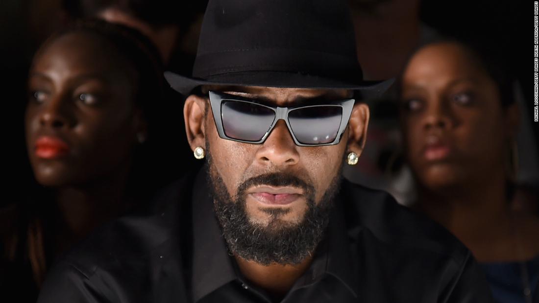claire gillett recommends r kelly pee sextape pic