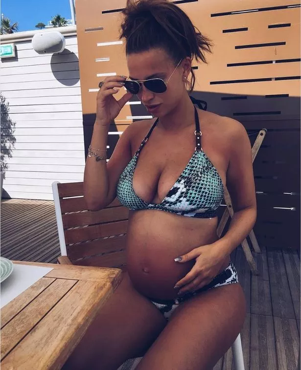 christiaan huizer add photo pregnant girls in bikinis
