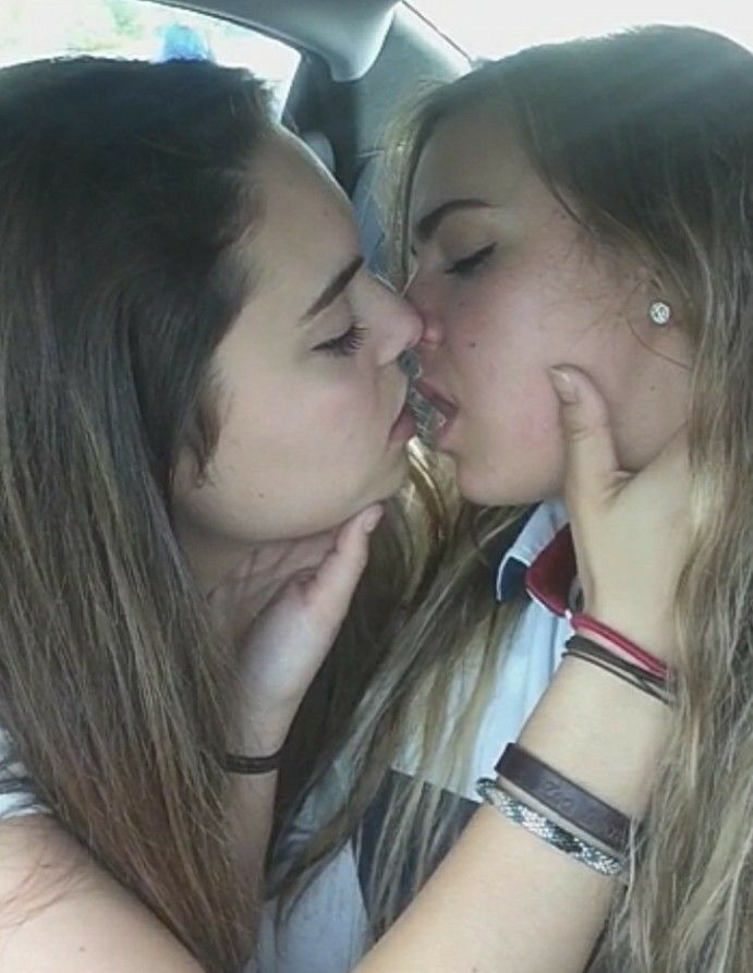 Best of Teen lesbians french kiss