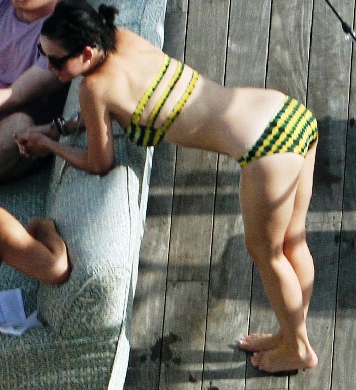 ani popi add photo katy perry bikini ass