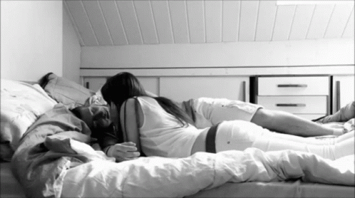 alyssa bernardino recommends Kissing In Bed Gif