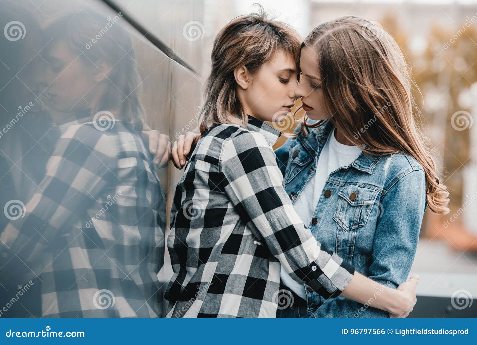 lesbians girls making out
