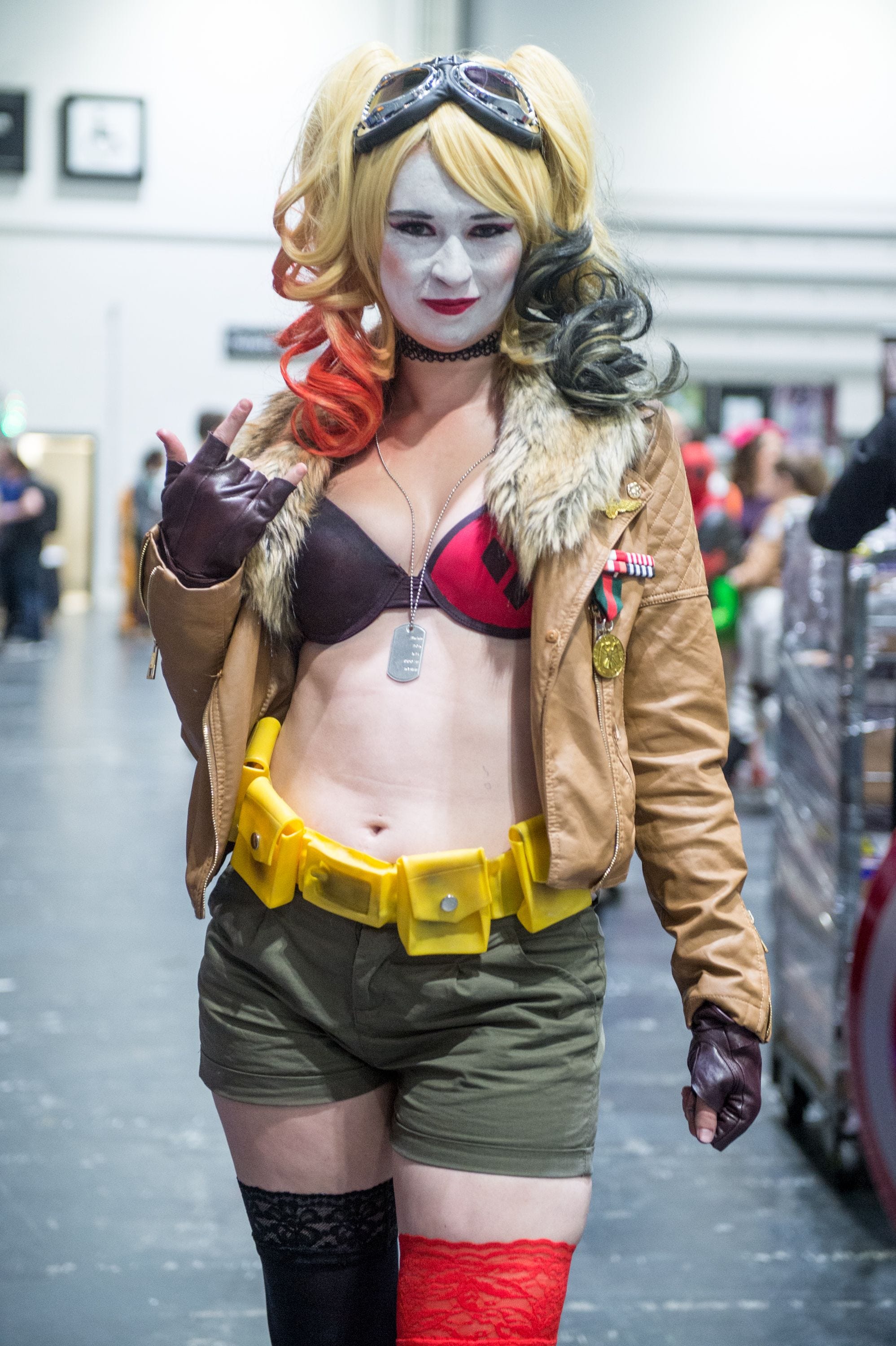 brittany beese recommends sexy harley quinn cosplay pic