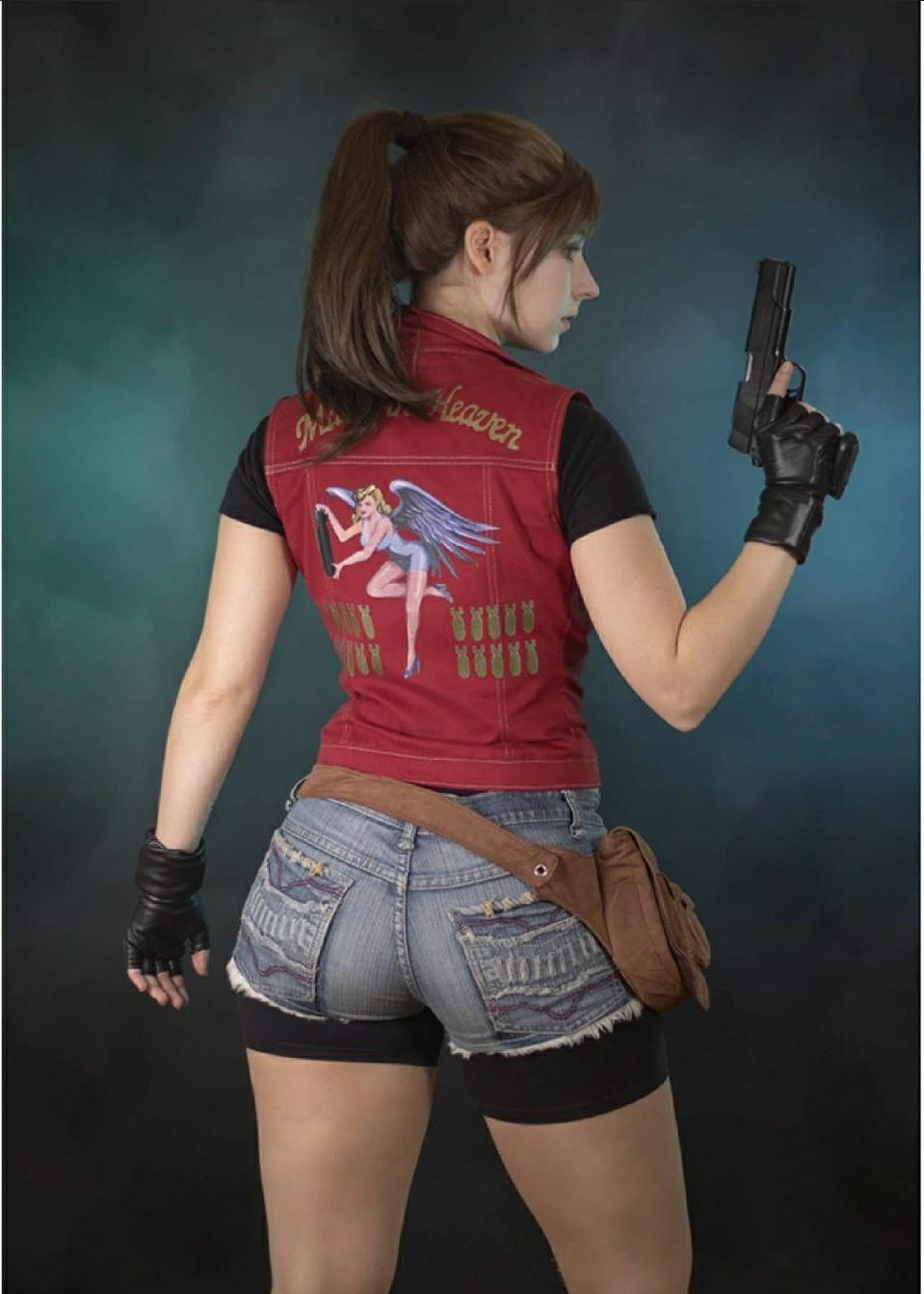 adam wickett recommends Claire Redfield Butt