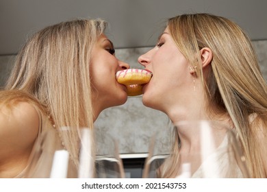 desiree lounsbury recommends Two Women Eating Each Other
