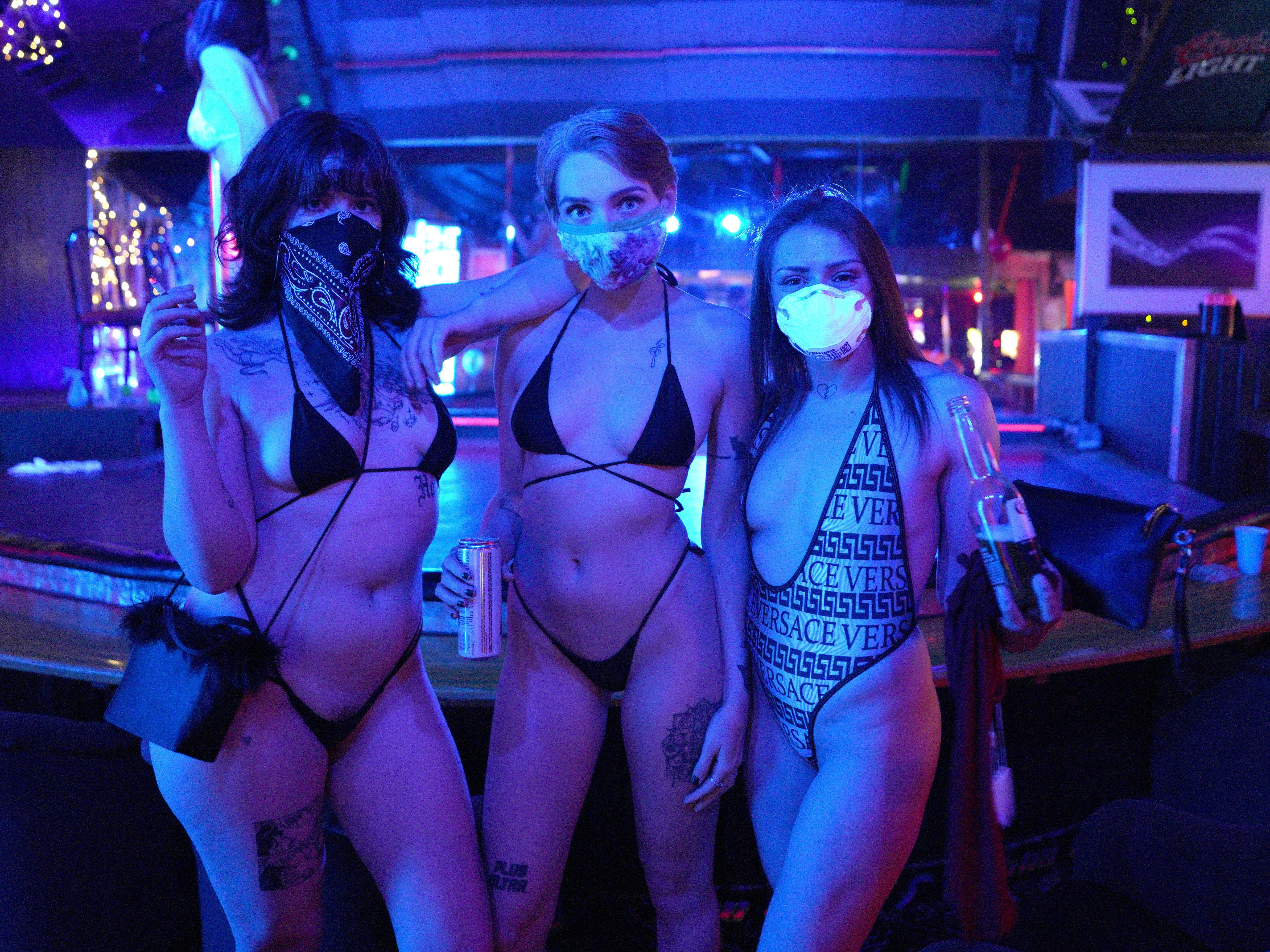 dhee yach recommends naked women at strip club pic