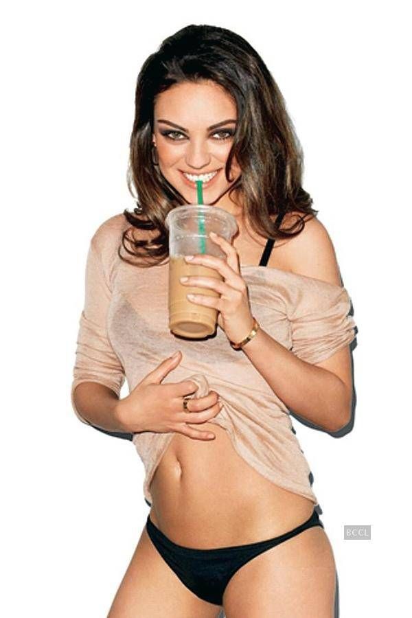 Mila Kunis Sexiest Moments mer pov