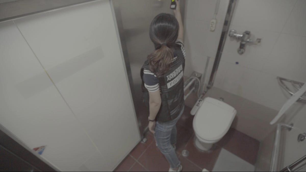 crystal mckernan recommends hidden cam toilet tumblr pic