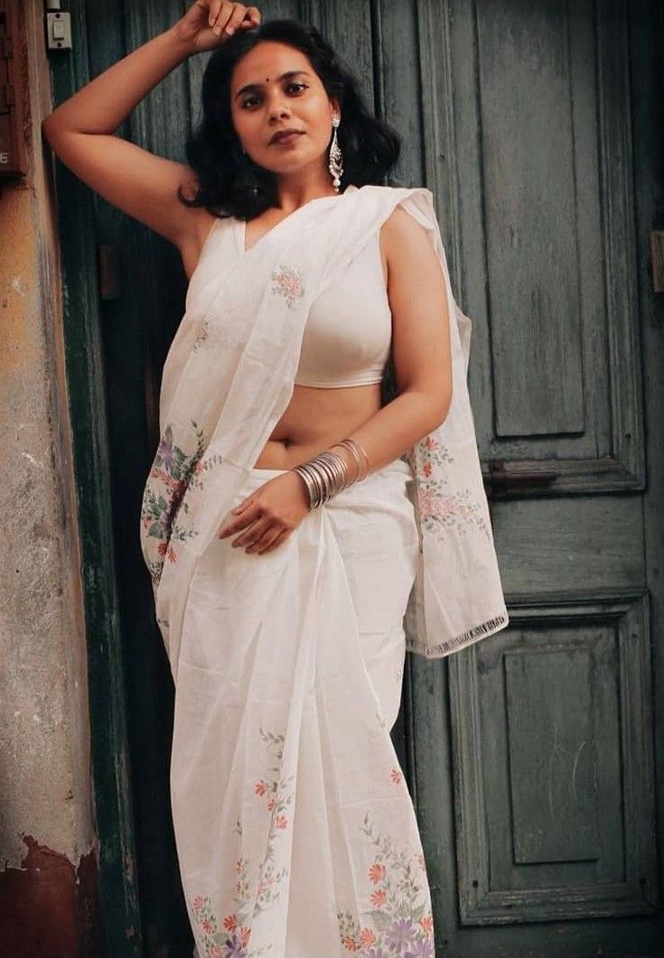 Best of Wearing saree below navel
