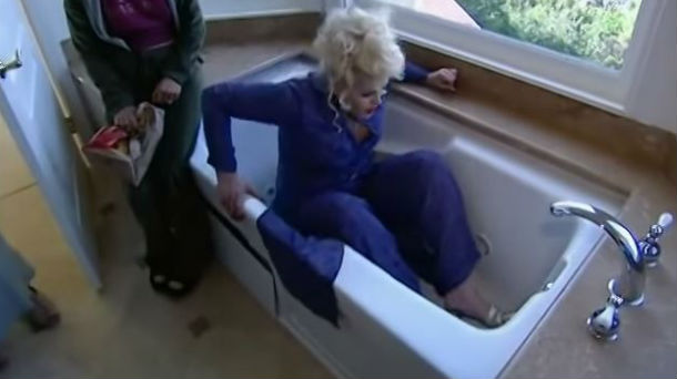 atul khatri add anna nicole smith bathtub photo