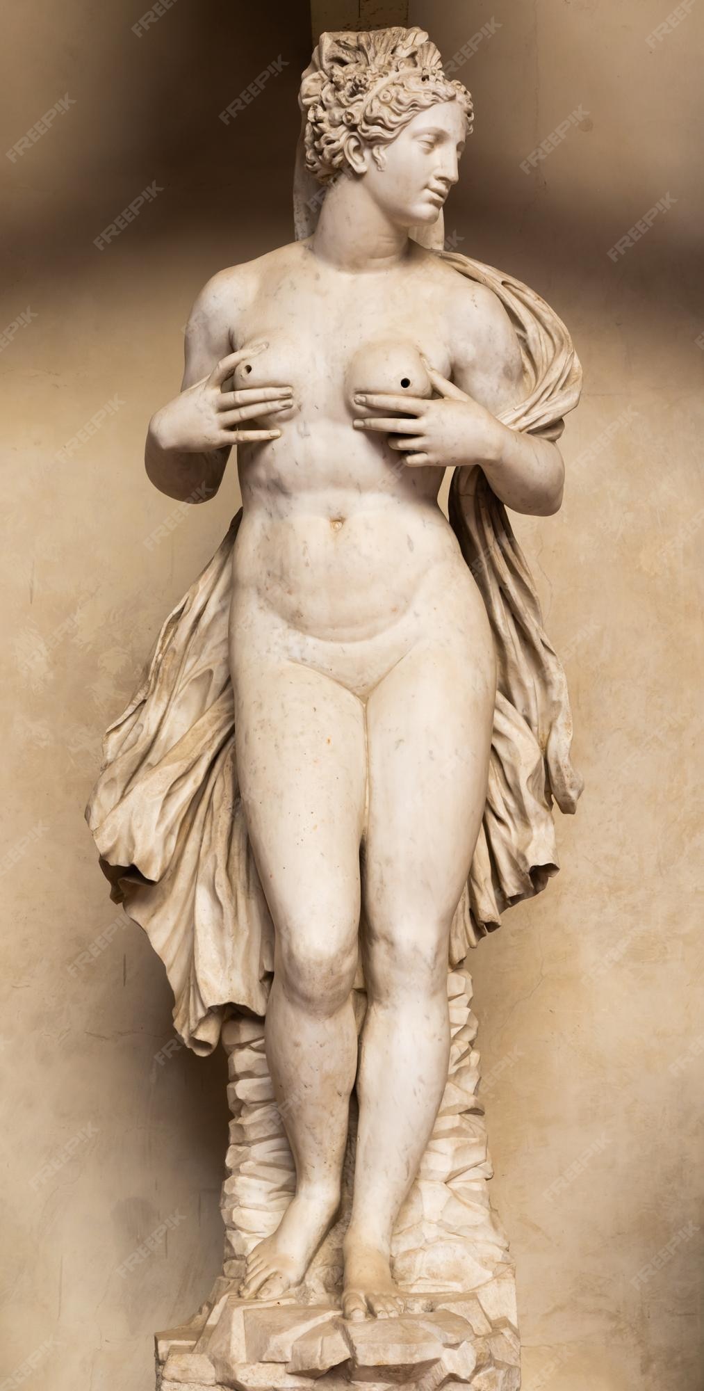 darlene pratt recommends Naked Women Of Italy