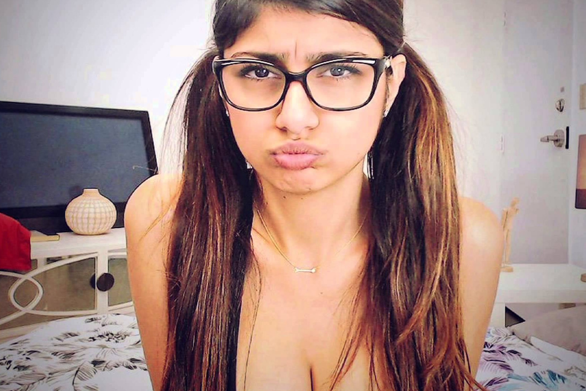benjamin skeen recommends why did mia khalifa quit pic