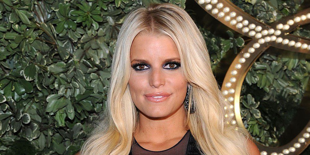 amy fellers recommends jessica simpson topless pic