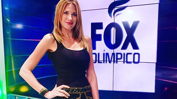 diana bedio recommends female reporter wardrobe malfunction pic
