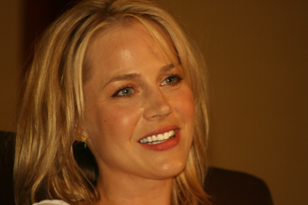 anne love recommends Julie Benz Hawaii Five O
