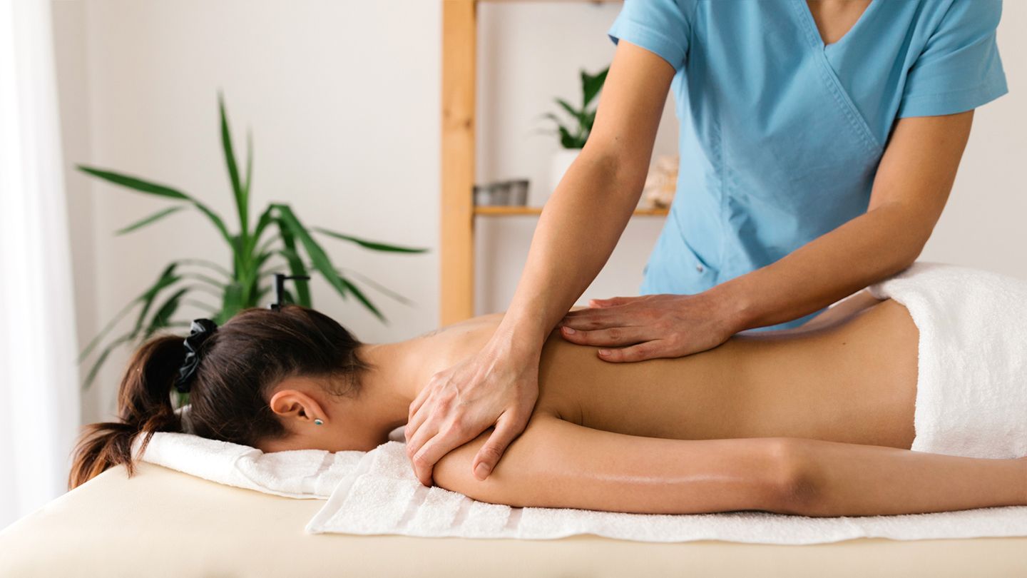 daniel felicio recommends hot girl gives massage pic