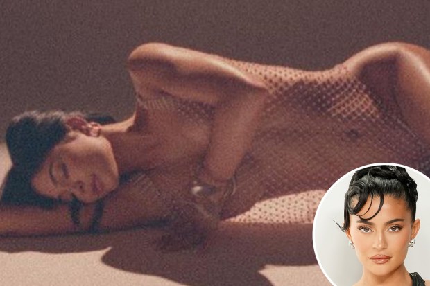 david crume recommends Kardashian And Jenner Naked