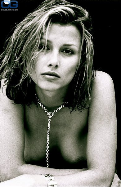 bridget moynahan naked