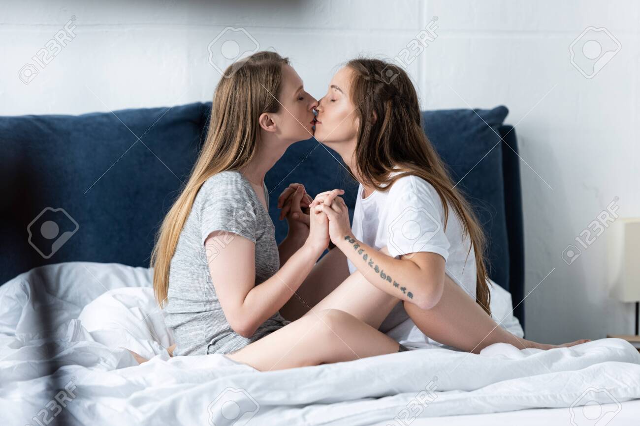 corey edington recommends Lesbians Kissing Images