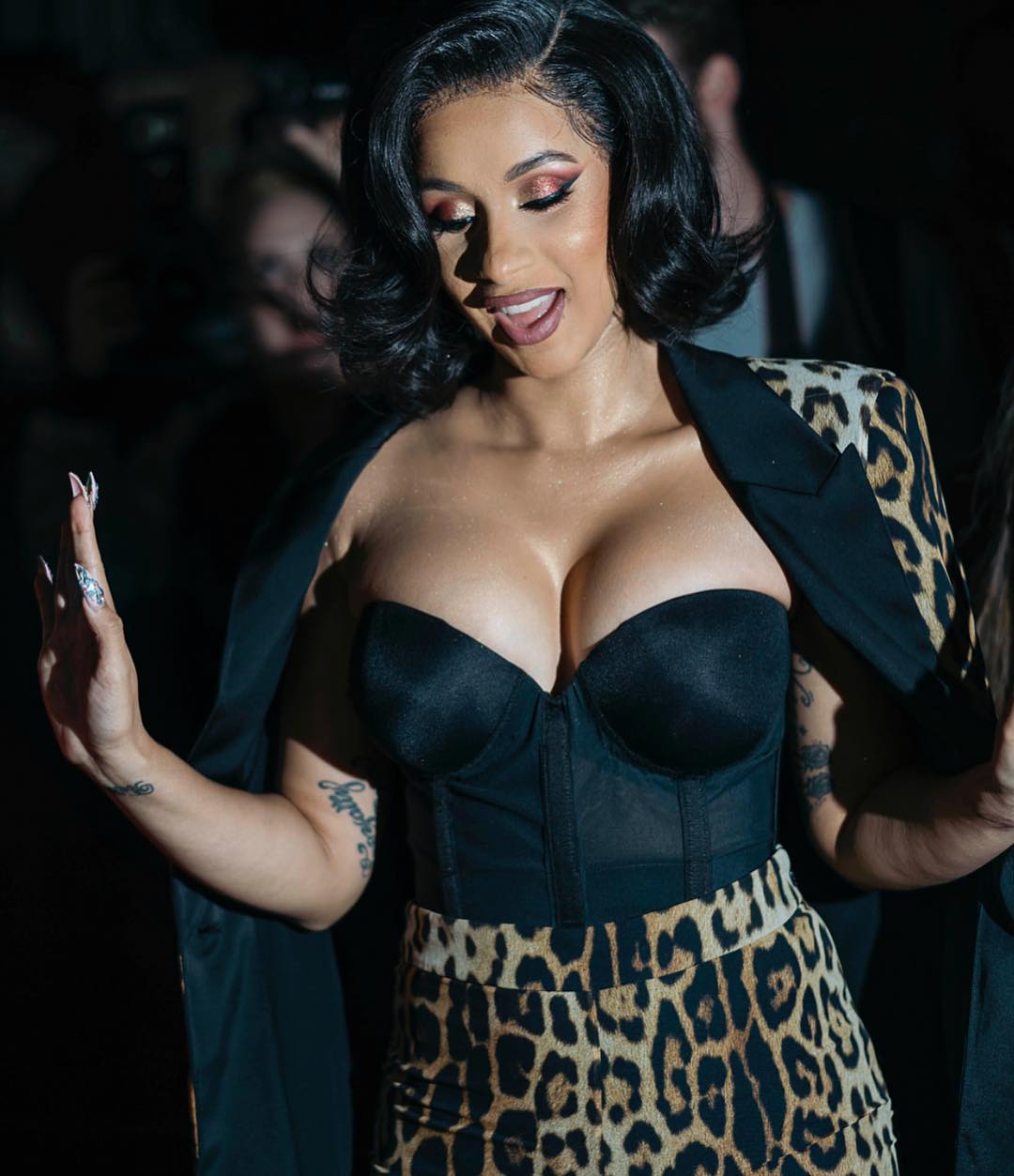 Cardi Bs Tits collection juli