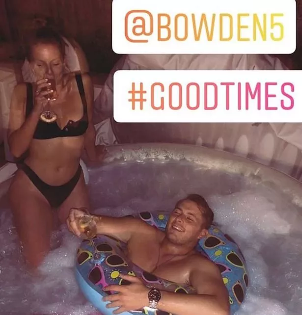 denzil moore recommends Girlfriend In Hot Tub