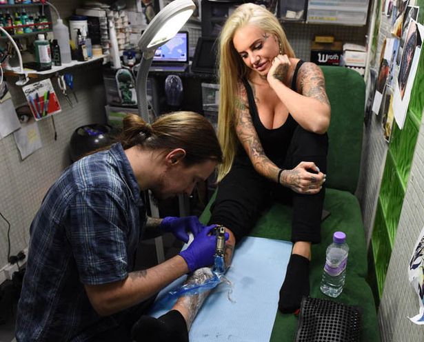 auttis cox recommends Sex In Tattoo Shop