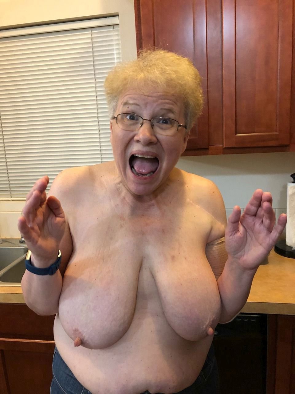 anas arif share nude granny tits photos