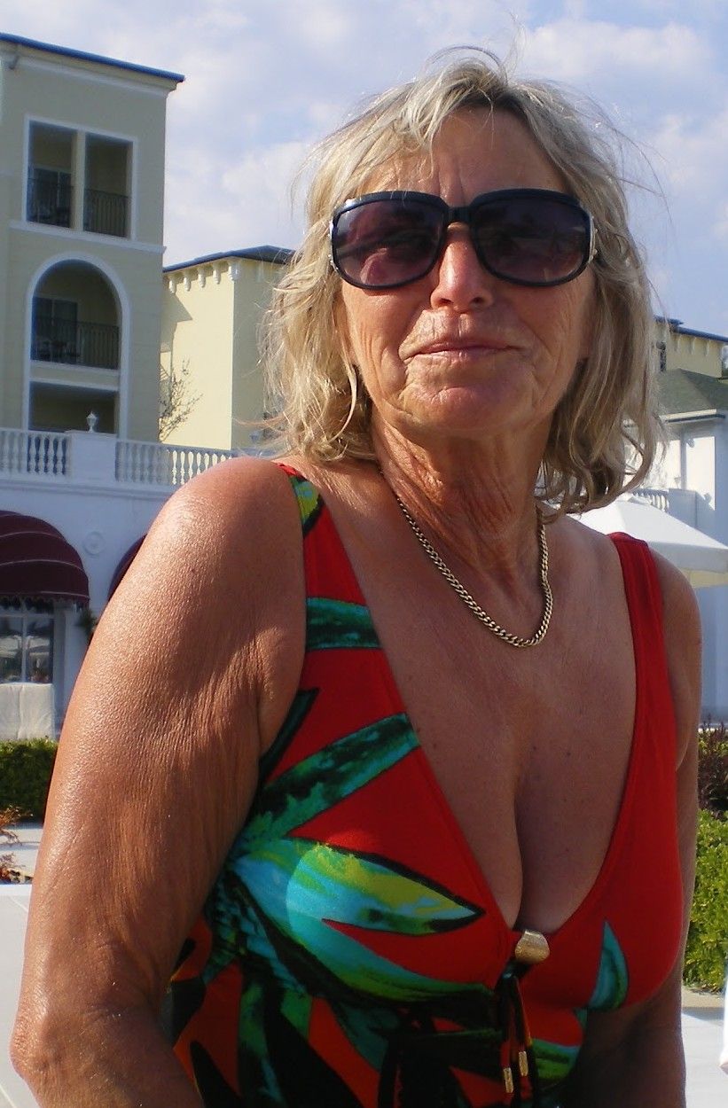 audrey hoffmann recommends Sexy Gilf Tumblr