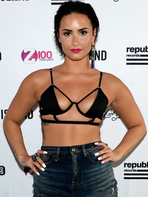 demi lovato hacked pics