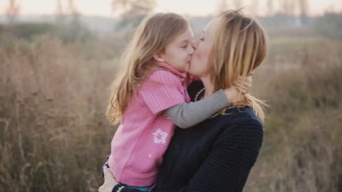 ben hawks recommends Mother Daughter Kissing Videos