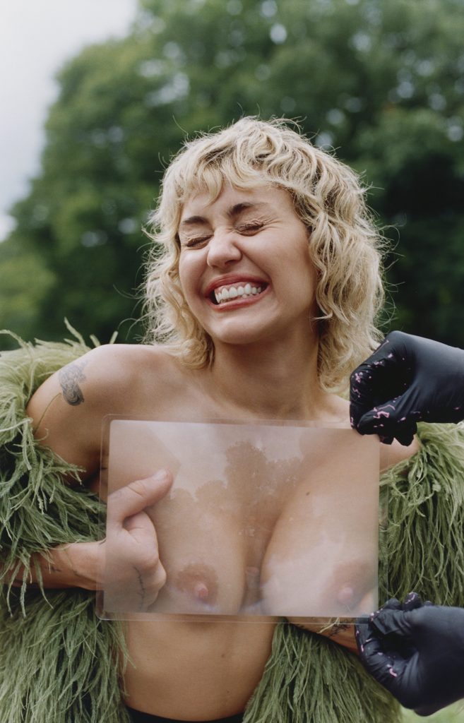 ched cruz recommends miley cyrus big tits pic